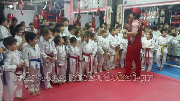 ΕΠΑΙΞΑΝ ΚΑΙ ΓΕΛΑΣΑΝ ΜΕ ΤΗΝ ΨΥΧΗ ΤΟΥΣ ΟΙ JUNIOR BUDOKAI FIGHTERS ΤΗΣ ΣΧΟΛΗΣ ΠΟΛΕΜΙΚΩΝ ΤΕΧΝΩΝ ΜΕΤΕΩΡΩΝ