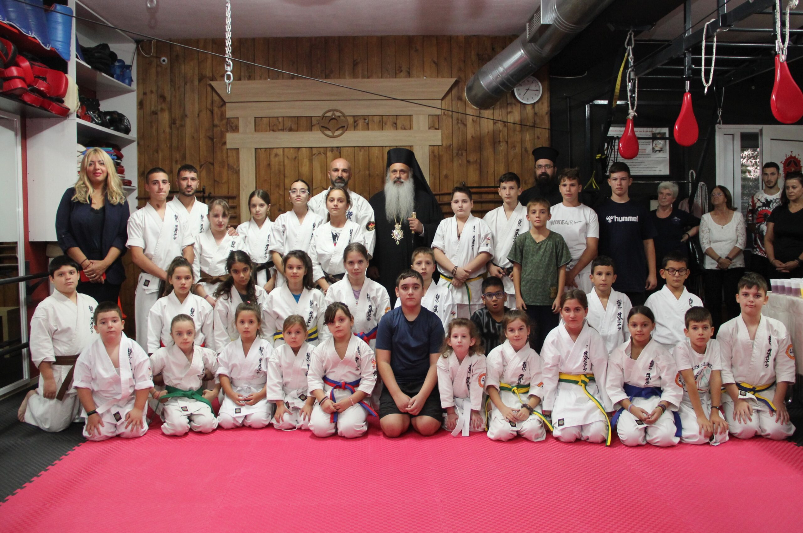 PAPAPOULIOS Budokai Fighters Club | Τελέσθηκε ο καθιερωμένος αγιασμός στο dojo Καλαμπάκας ~ Ακολούθησε απονομή πτυχίων & ομαδική προπόνηση