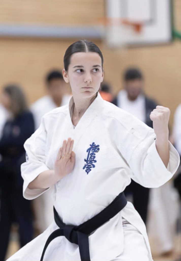 Η Senpai Marta Larrosa και η ομάδα του Dojo Larrosa από την Ισπανία κατά τη διάρκεια προετοιμασίας για το 9ο Πανευρωπαϊκό Πρωτάθλημα WKB.